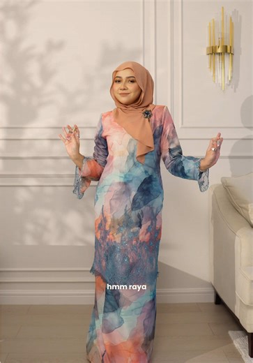 Raya GRWM and building the look around how I want to smell 🤍 Went with Szindore Code Cloud for a soft sweet vibe, and NIVEA Extra Brightening Deodorant to keep me feeling fresh before I head out. A simple combo, but it really completes the whole GRWM moment. All from Shop33 Style Friday — New Arrivals every Friday 50% OFF livestream vouchers Don’t forget to use Snap & Search Shop my picks on Shop33 & check it out on my Shop33 Video #GetReadyWithShop33 #GRWS #Shop33StyleFridays #Shop33Finds #Ray