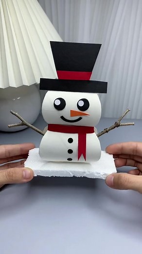 How to Create a Paper Snowman: Easy DIY Guide