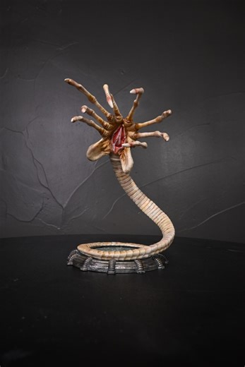 Alien Facehugger Statue, 5.5 Inch Resin Collectible Display Figure - Etsy