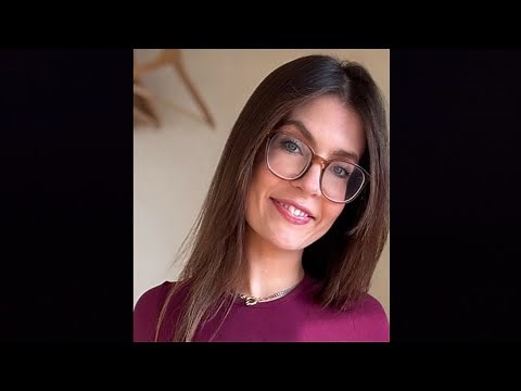 Soft Sparkling 🩵 Leicht Perlig | Plus-Size & Curvy Model from Germany | Biography & Facts