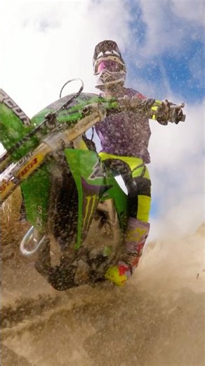 Axell Hodges Putting on a Sand Clinic