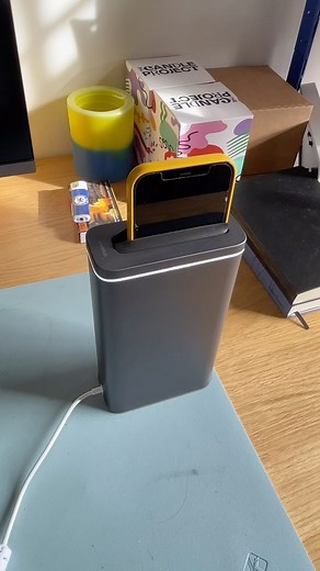 Worlds Greatest Gadgets on Instagram: "Phones never sparkled so much #amazonfinds #gadget #simplehuman"