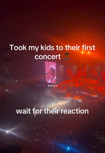 Alex Warren Concert: Kids' Reactions & Late Nights