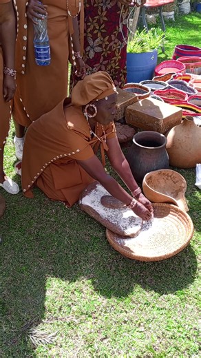 Nayo nyakinyūa no ihiga na Thio Thayu mwago witu... | Wandindi traditional Africa entertainment