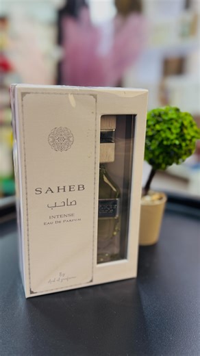@mk_room_parfum on Instagram: "Saheb Intense Ard Al Zaafaran — это аромат для мужчин и женщин, он принадлежит к группе цитрусовые фужерные Это новое издание: Saheb Intense выпущен в 2024 году Верхние ноты: Цитрон, Калабрийский бергамот и Сицилийский апельсин средние ноты: Тунисский нероли, Нигерийский имбирь и Цейлонская корица базовые ноты: Китайский черный чай, Ambroxan, Гваяк и Олибанум"