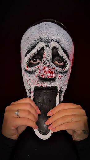 1.2K views · 7 comments | ASMR GHOST FACE  #makeup #makeupartist #asmrmakeup #asmr #halloween #ghostface #scream | Hellen Cristina Maquiadora artística | Facebook