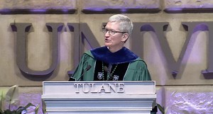 Tim Cook ai laureandi della Tulane University: "Abbiate il coraggio di cambiare il mondo"