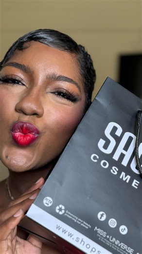 Tamia L. Thompson on Instagram: "Christmas came early this year! @sachacosmeticsofficial has one of the best Black Friday sales this year. The perfect top up for my make up kit. Bundle 1- Any two refills! That Cream to Powder Foundation and Pro Powder Foundation combo?!? it really gives you an airbrush finish 😍 Bundle 2- Two Lip Velvets (Selected colours). I got the red because who doesn’t love a good red lip combo for the holiday season? 💋💄 Bundle 3- Two Retractable Eyebrow Pencil. The perfe