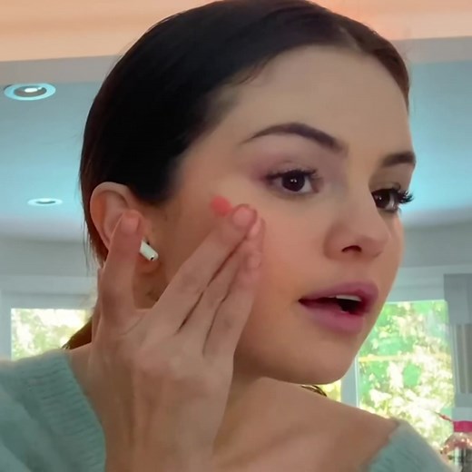 Selena Gomez's Makeup Tutorial #selenagomez #grwm #fyp #makeuptutorial #vogue #rarebeauty