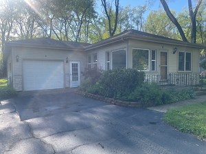 8 Ridgeland Ave, Fox Lake, IL 60020 - MLS 12051855 - Coldwell Banker