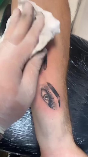 Tattoo Eyes #tattoo #tattooinked #fyp #tattoos #fypシ゚viral #story #story #tattoodo #protattoo #love #tik_tok #blackgraytattoo #tattooeyes
