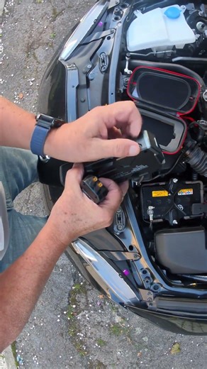 La batterie MORTE de votre voiture ? Résolvez-le en 2 minutes ⚡ #astuce