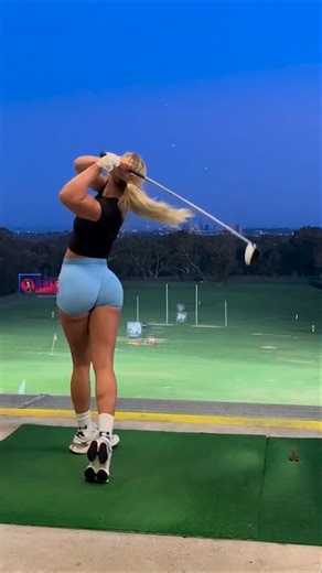 Amazing Golf Swing you need to see | Golf Girl awesome swing | Golf shorts | Emma Hartley