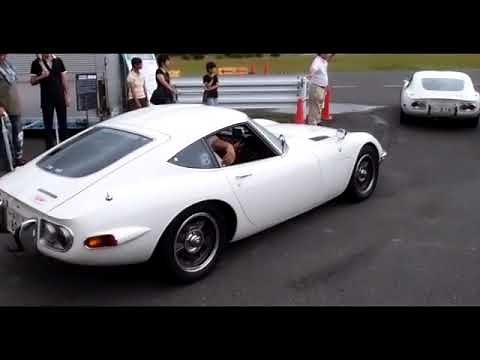 トヨタ 2000 GT 前期型 後期型 二台同時サーキット走行
