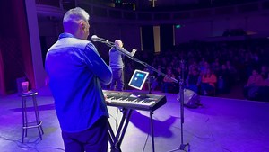 18K views · 106 reactions | Asi nos vamos de Rio Cuarto , una ciudad donde escrachan a los toxis con nombre y apellido  Gracias por una noche INOLVIDABLE ❤️ #SeQuemóATodóElMundo  #BastaDeAmoresDeMierda Teclados y coros : @anicepeda07 Guitarra y coros : @german.guitarrista Producción ejecutiva: @pelaecharri Produccion General : @diego.djeredjian | El Pela Romero | Facebook