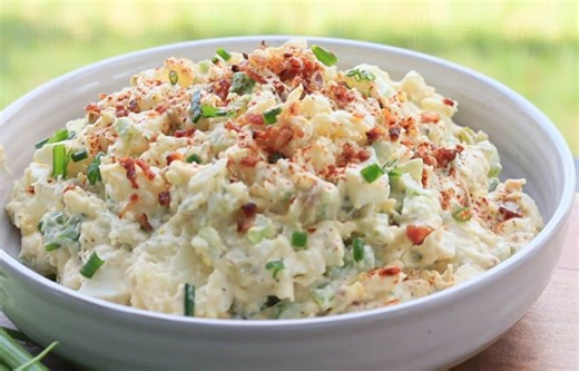 NAJBOLJA KROMPIR SALATA: Pravi gurmanluk uz koji vam nije potrebno ništa više (VIDEO)