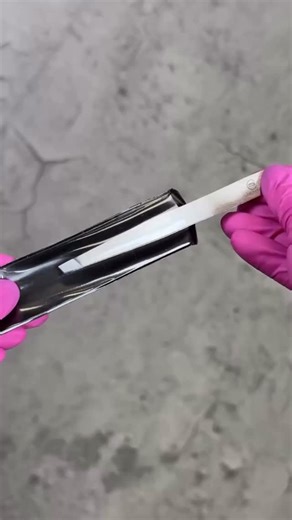 ✨ Quick tweezing tips for clean, professional brows ✨ ✔️ Always tweeze in the direction of hair growth for smoother removal ✔️ Gently stretch the skin so it feels more comfortable ✔️ Stick to the hairs outside your brow map to keep the shape ✔️ Sanitize your tweezers before and after every client A few simple steps, but they make your brow work look so much cleaner and more defined 🤍 Featuring My Lamination Tweezers. Available on our website📲 | My Lamination Australia