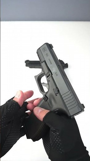 Glock G19X vs Beretta M92 Laser Gun #toygun #airsoft #gelblaster #shellejection #realistictoygun