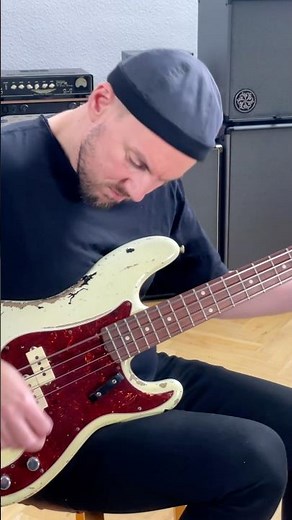 FENDER PRECISION BASS w/ FLATS