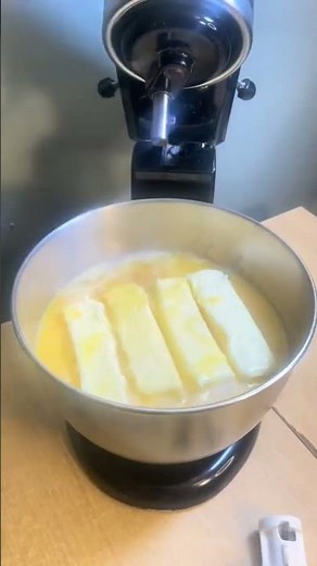 Easiest 7 Up Pound Cake Recipe Ever! 🍰✨ If you thought my Two-Step Cream Cheese Pound Cake was