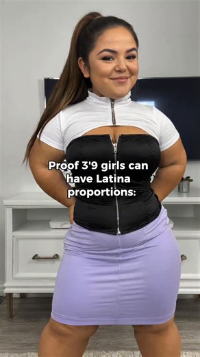 Pearl Garcia on Instagram: "3'9 dwarf but good proportions 😙"