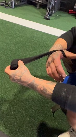 Now you can come to training wrapped up!!! Wrap tutorial with coach shaun 🥊 | Never surrender boxing health and fitness