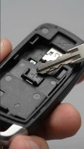 How to replace the battery of your bmw key