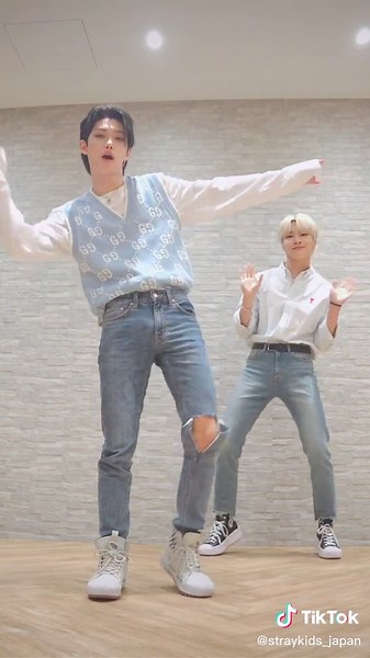 Stray Kidsの華麗な「 #CIRCUS 」ショーに参加してみてください！#StrayKids #スキズ #스트레이키즈 #サーカス #Felix #I_N #フィリックス #アイエン