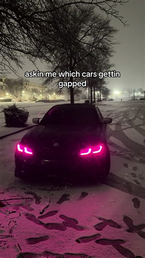 g20.mango (@g20.mango)’s video of dodge hellcat