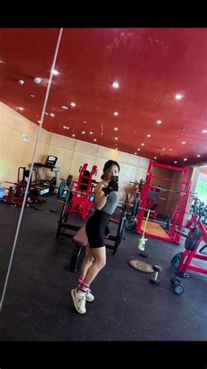 我会成为什么样的人呢?”我问自己。“你想成为的任何人。”我这么回答道。#仰望谁就成为谁