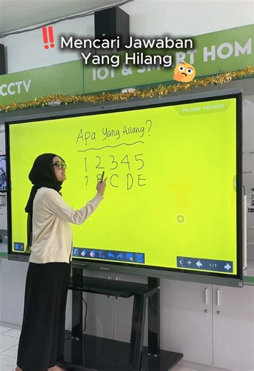 Bener kann sobat😅 . Hayo yang tau trick nya coba komen yaa‼️ . Belajar logika jadi lebih seru pakai Interactive Smartboard 🚀 DM atau klik link di bio ya! ##InteractiveSmartboard##PembelajaranDigital##TeknologiPembelajaranTT 2