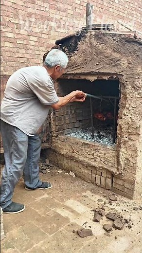 Pulling Crispy Roasted Chickens From Clay Kilns 🍗