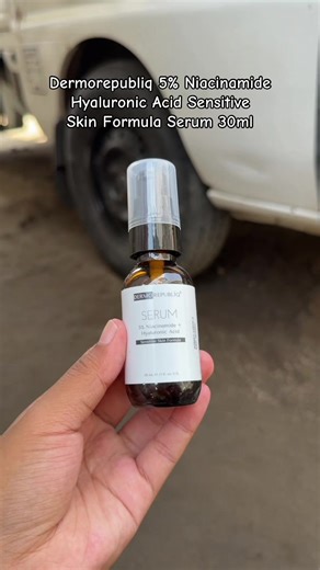 Dermorepubliq 5% Niacinamide & Hyaluronic Acid Serum