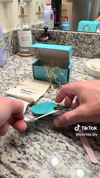 Fizz and Rizz Mystery Jewelry Box#fizzandrizz #jewlry #necklace #tiktokshopblackfriday #bfcm