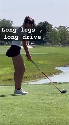 She's great legs and a great swing #golf #golfswing #girlgolfers