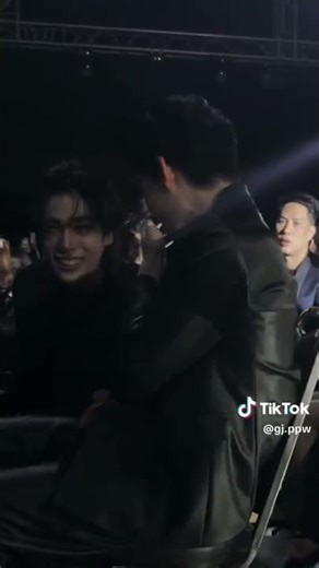 Difference Between ONCAM and OFFCAM 😫 😳 🥵 #pondphuwin #pondnaravit #phuwintang