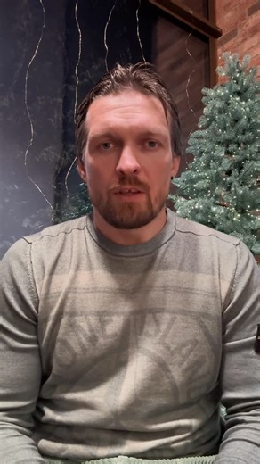 Usyk. The Cat. Oleksandr on Instagram: "2026 - рік, у який ми заходимо разом. З вірою, з повагою до кожного, хто тримає країну на своїх плечах та з розумінням: наша сила - в нашій єдності. Давайте памʼятати, що поки ми поруч одне з одним - нас не зламати. Працюємо. Боремось. Вистоїмо. З Новим роком, дорогі українці 🇺🇦 Слава Богу та Слава Україні! Happy New Year, world. Wishing you health, resilience and hope for the year ahead."