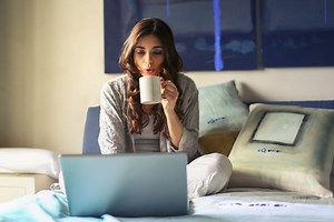 How to Stop People-Pleasing (  FREE cheatsheet) - Coach Simona