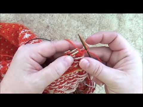 Slik kan du strikke sammen for- og bakstykket over skuldrene samtidig som du feller av