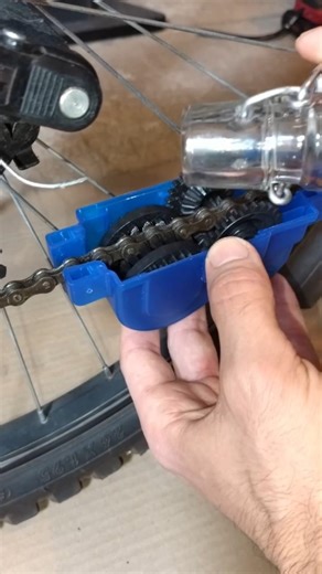 Bicycle Chain Cleaner
