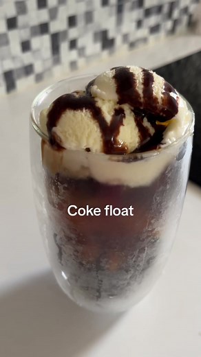 Refreshing Coke Float Recipe for Hot Weather | Easy Drink Idea
