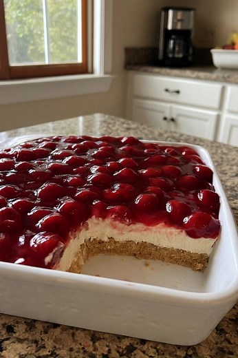 1.4M views · 5.2K reactions | No-Bake Cherry Cheesecake Dessert This...