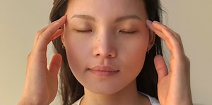 De-Puffed in 3 Minutes Flat: The Surgeon-Approved Face Massage You'll Actually Use