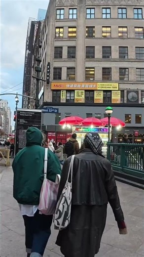 "Exploring 6th Avenue,Manhattan"