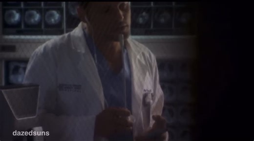 Alex singing 😂♥️🩺 #alexkarev #greysanatomy #RhymePOV #FootlongShuffle #fypシ