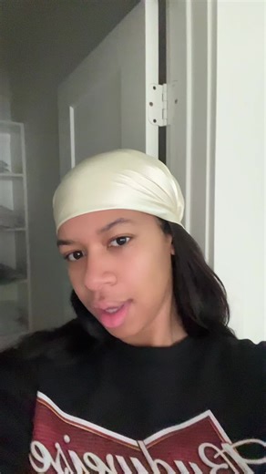 Sanai Graden (Nai) (@hustlanani)’s video of unc and sanai