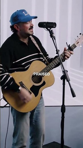 Pause and worship the One and Only. 🖤