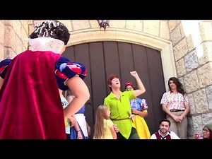 Peter Pan's STORYTIME with Snow White and the Evil Queen! // DIsneyland