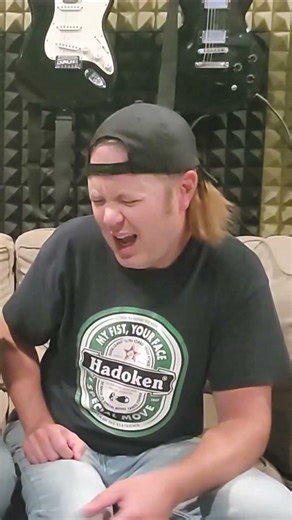 Guitar ads in Guitar World #flyingv