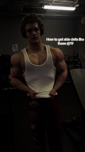 How to Develop Impressive Side Delts at the Gym